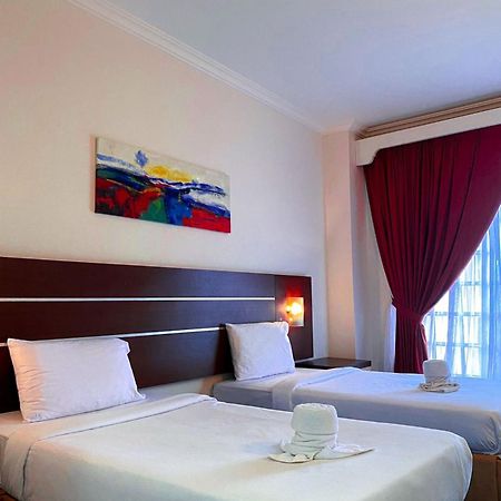 Bella Vista Express Hotel Pantai Cenang  Kültér fotó