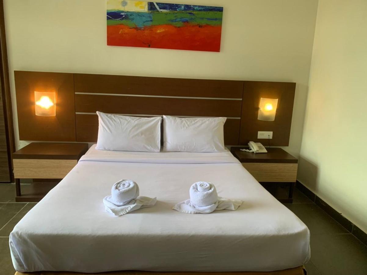 Bella Vista Express Hotel Pantai Cenang  Kültér fotó