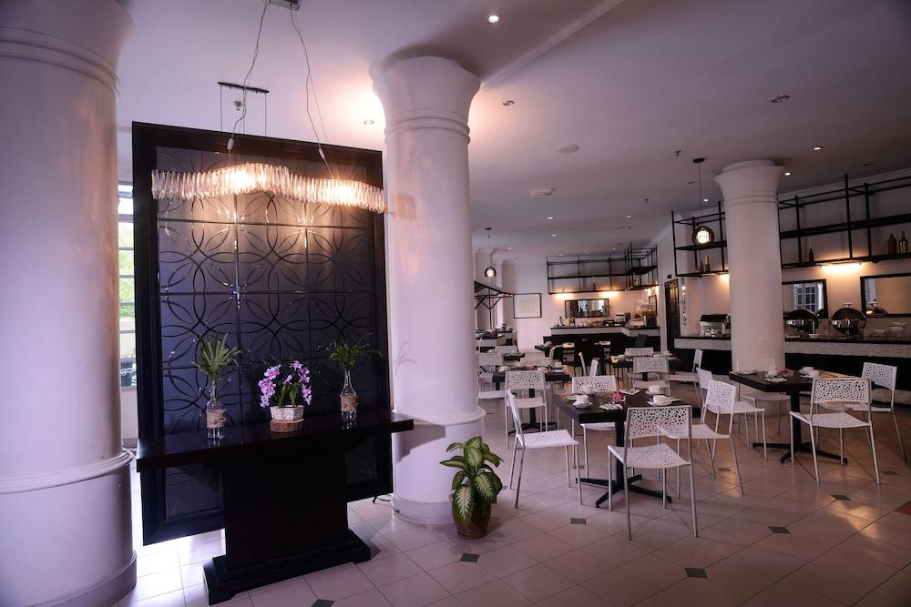 Bella Vista Express Hotel Pantai Cenang  Kültér fotó