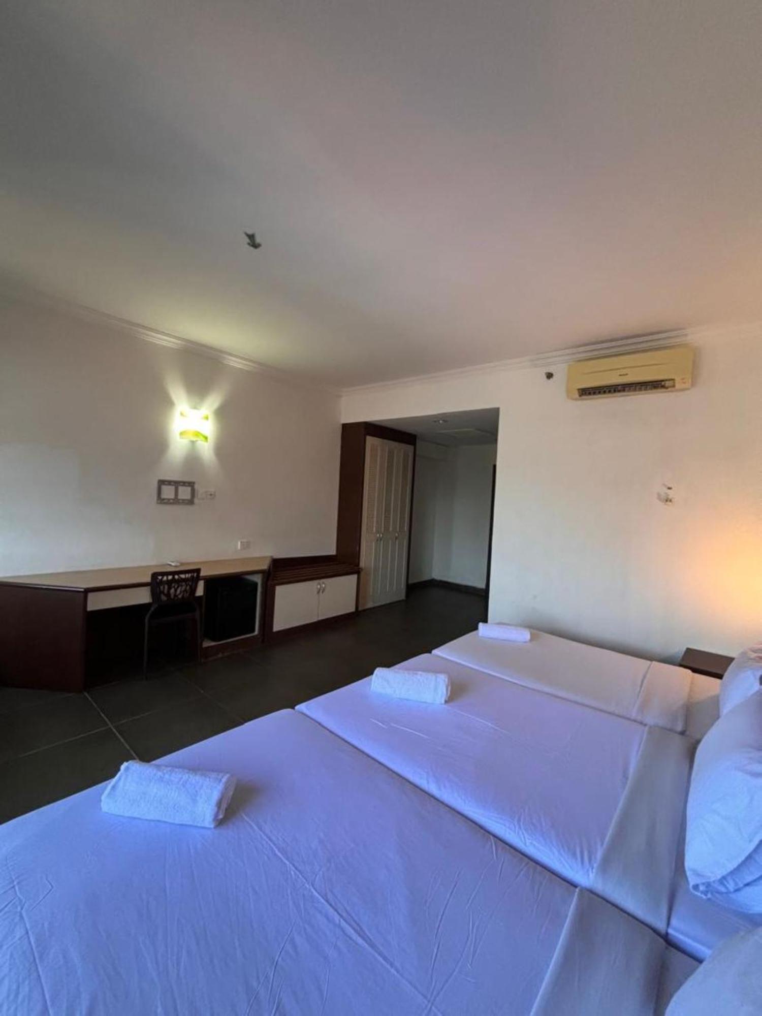 Bella Vista Express Hotel Pantai Cenang  Kültér fotó