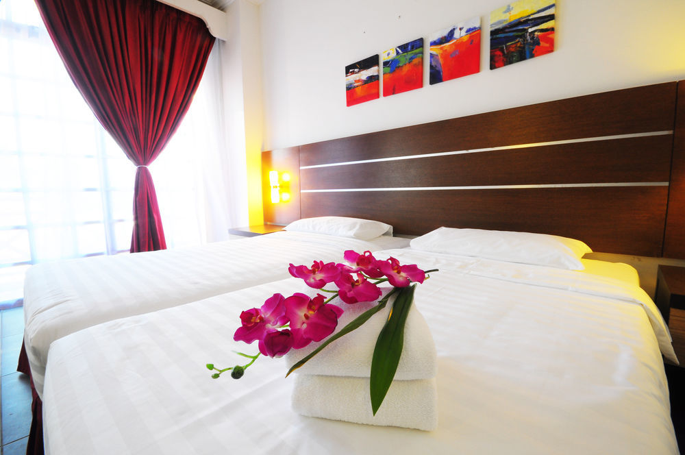 Bella Vista Express Hotel Pantai Cenang  Kültér fotó