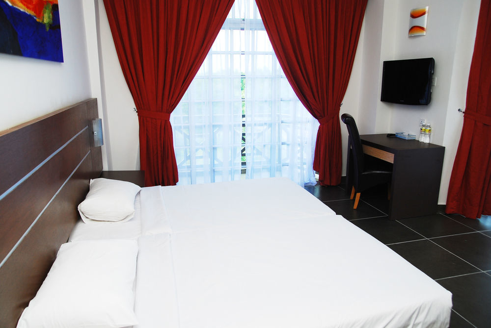 Bella Vista Express Hotel Pantai Cenang  Kültér fotó